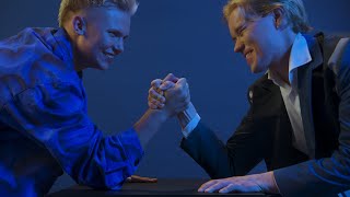 Arttu Lindeman - Leijonii ft. Jake Lahest (Virallinen musiikkivideo) Arttu Lindeman - Leijonii ft. Jake Lahest (Virallinen musiikkivideo)