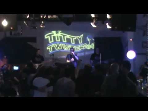 TITTY TWISTER Brava - LIVE @ JAM