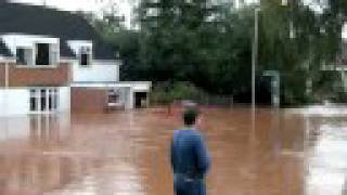 preview picture of video 'Halesowen Flood 06/09/08'