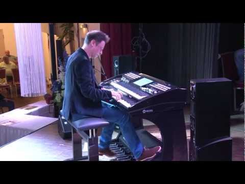 OKEY LIVE 2012 - Weltpremiere der neuen WERSI SONIC Orgel