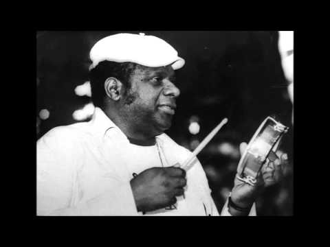 Candeia - Gamação/Peixeiro Granfino/Ouço uma Voz/Vem Amenizar