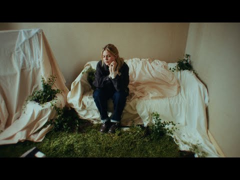 Video thumbnail for maman (English Version)
