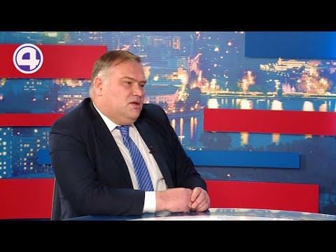 Максим Махнутин