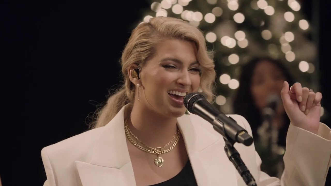 Tori Kelly - 25th (From A Tori Kelly Christmas - Live From Capitol Studios)