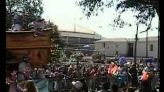 preview picture of video 'Mardi Gras Parade in Mobile Alabama'