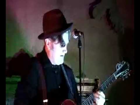 tiny bill cody performs at Catherine North Studios