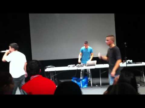 CONCIERTO PABLO IGLESIAS [POL Y AJ - POCO O NADA]