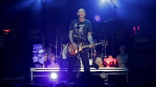 Social Distortion at Rock The Shores 2018: Machine Gun Blues