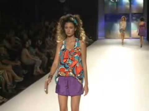 Barra Fashion Bahia 2009 - 06/10 - Desfile Cambodja | Parte 1 de 2