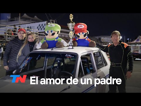 Su hijo piloto murió a los 22 y, con sus muñecos de Mario Bros, él corre carreras para recordarlo