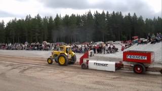 preview picture of video 'Traktorpulling Classic Car Week 2012'