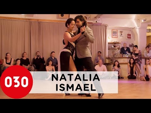  Natalia Ochoa  and  Ismael Ludman  are  dancing  to  the  tango  "  Amarroto  "  by  Juan D'Arienzo  in  2016