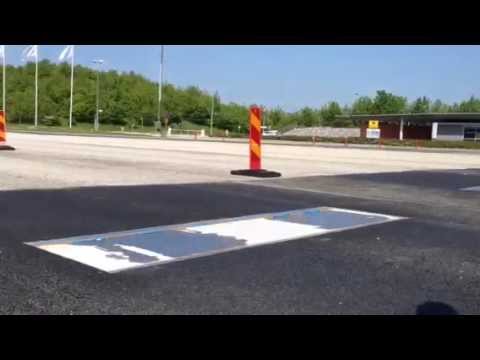 Se falluckan öppnas