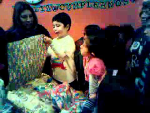 APERTURA DE REGALOS FELIPE 2011