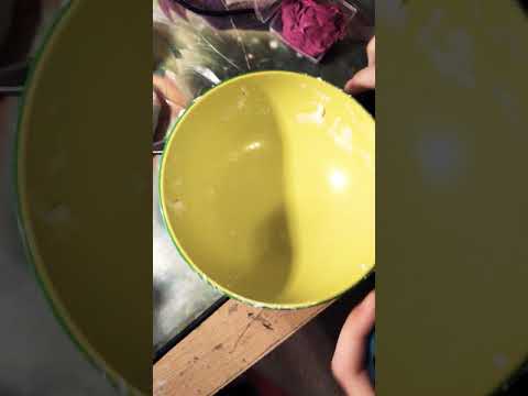 Antistressball zerschneiden 😆