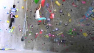 Anaïs bouldering at Rock Spot