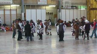 preview picture of video 'Ball 4t Carnaval 2010 Escola Sant Josep'