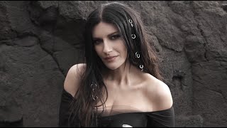 UN SENSO Lyrics English Translation