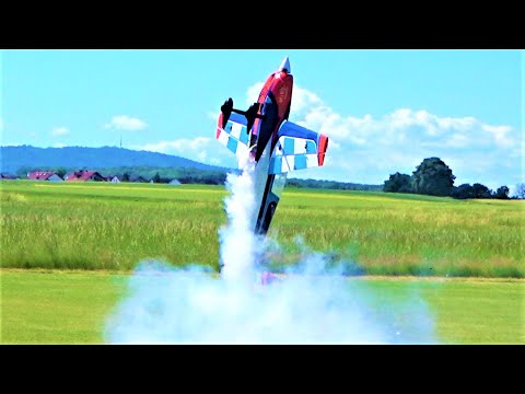 Crash stops Extreme 3D Freestyle