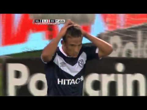 Tremenda atajada de Chiarini - Vélez 0 - 1 River - Primera División 2015