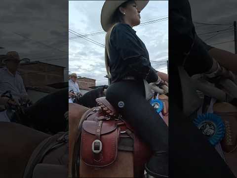 🐴Beautiful Woman on horseback 🇨🇴 #culturas4k #roldanillo #horses #ladies #beauty #women #usa #mexico