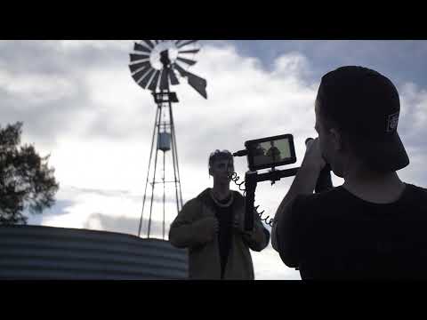 KIFYKIFY, NAIM - LA CARRERA (Backstage Oficial)