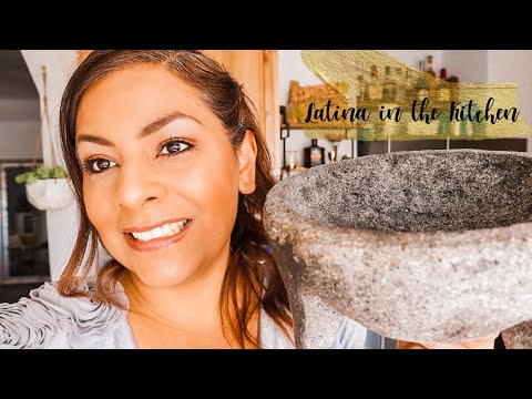 HOW TO MAKE Salsa Verde en Molcajete 🔥 Mexican Recipes | Latina in the Kitchen