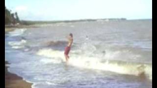 preview picture of video 'lilo-an skimboarding'