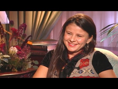 Rewind: Tracey Ullman on her mom's weird job, the TV pilot she turned down, and more. (1994)