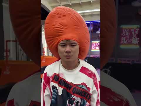 【醬油白米飯】這能鑽進去啊，誰發明的這玩意#搞笑視頻 #搞笑 #搞笑段子 #沙雕剧情 #funny #shorts