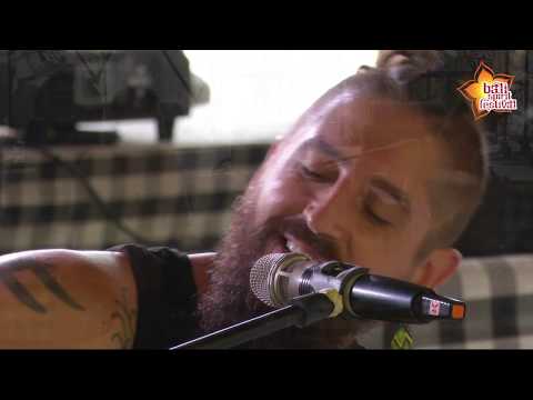 Franko Heke performing "Grace of God" at BaliSpirit Festival 2019
