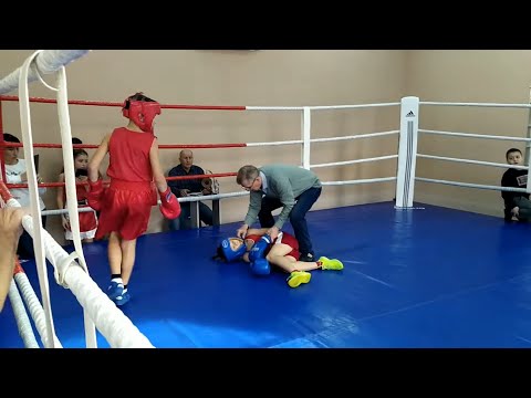 Russian kids sparring knockout