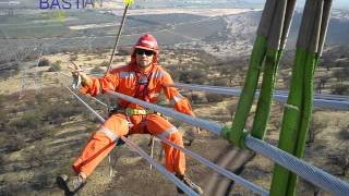 ALTA TENSIÓN ELÉCTRICA, CUADRILLA  DE REMATES EN TENDIDO DE CONDUCTORES.avi