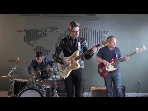 Roadie - The world's first standalone automatic guitar tuner