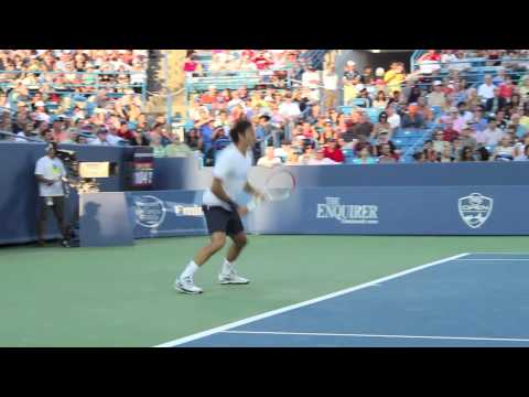 Roger Federer defeats Alex Bogomolov, Jr. at the Western & Southern Open