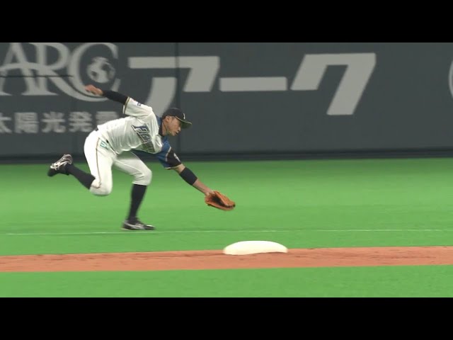 【4回表】ファイターズ・中島卓 二遊間を破らせない華麗な守備!! 2019/3/2 F-DB