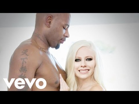 Avril Lavigne - "Bigger Wow" (Music Video)