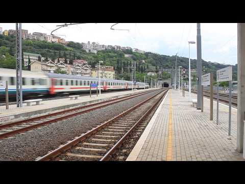Transito in velocità dell'Intercity 1545 di Trenitalia nella stazione di San Vito - Lanciano
