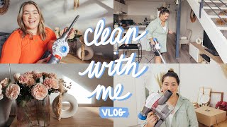 APARTMENT VLOG  |  Clean With Me, NEW Dyson Vacuum, Unboxing  |  Le'Chelle Aldridge