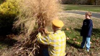 preview picture of video 'Making a simple grass person'