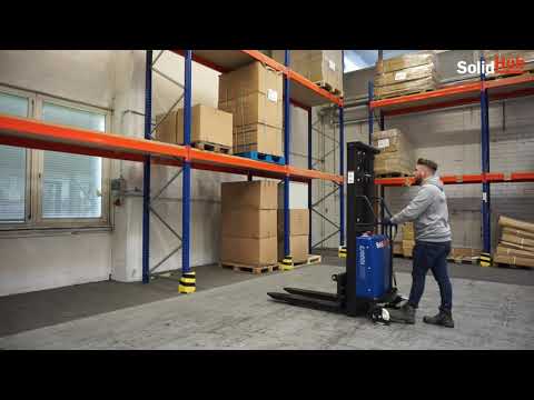 Product video SolidHub semi-electric stacker HSE1000/3