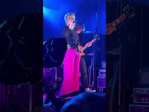 Laura Voutilainen: Vaarallinen yllätys