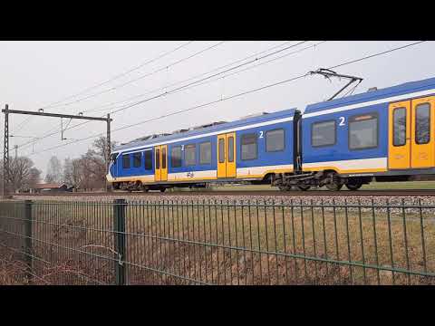 NS SNG als Sprinter richting Apeldoorn t.h.v. Almelo de Riet [22-2-2021]