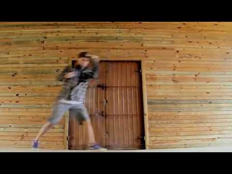 FREE STEP (LÉO MACKIN)