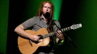 Newton Faulkner- Lullaby (And The Problem With The Encore System)