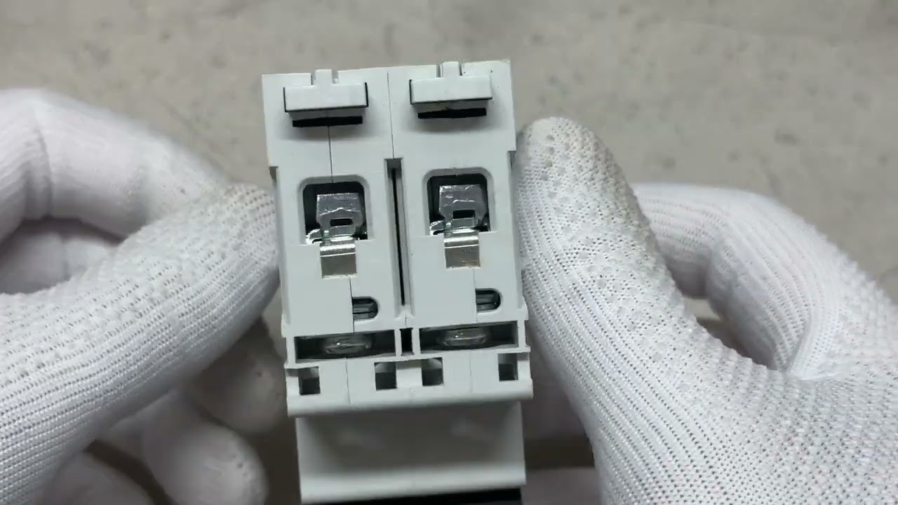 Автоматичний вимикач ПРОМФАКТОР ECO FB1-63 2P C 20A 6кА FB1C2020