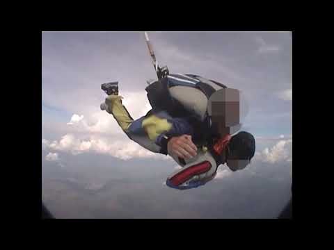 Tandem Skydive FAIL! Tandem skydive gone wrong