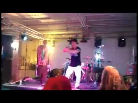 ELA É RESPONSA - Apóstolos do Rap (Ao vivo pela 1ª vez)