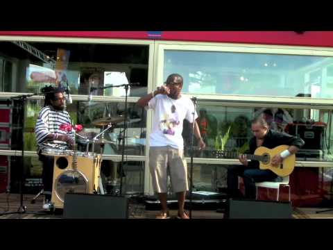 MAIKAL X - HERE SHE COMES (SEMI ACOUSTIC LIVE)