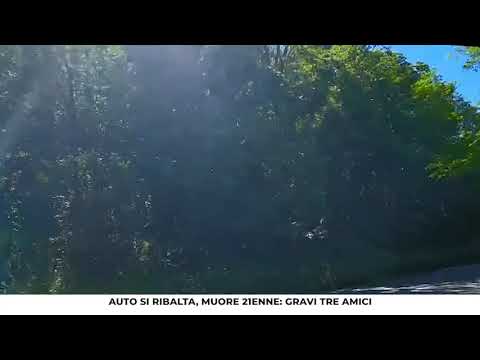 Auto si ribalta in Val d'Aveto: muore 21enne, gravi i tre amici